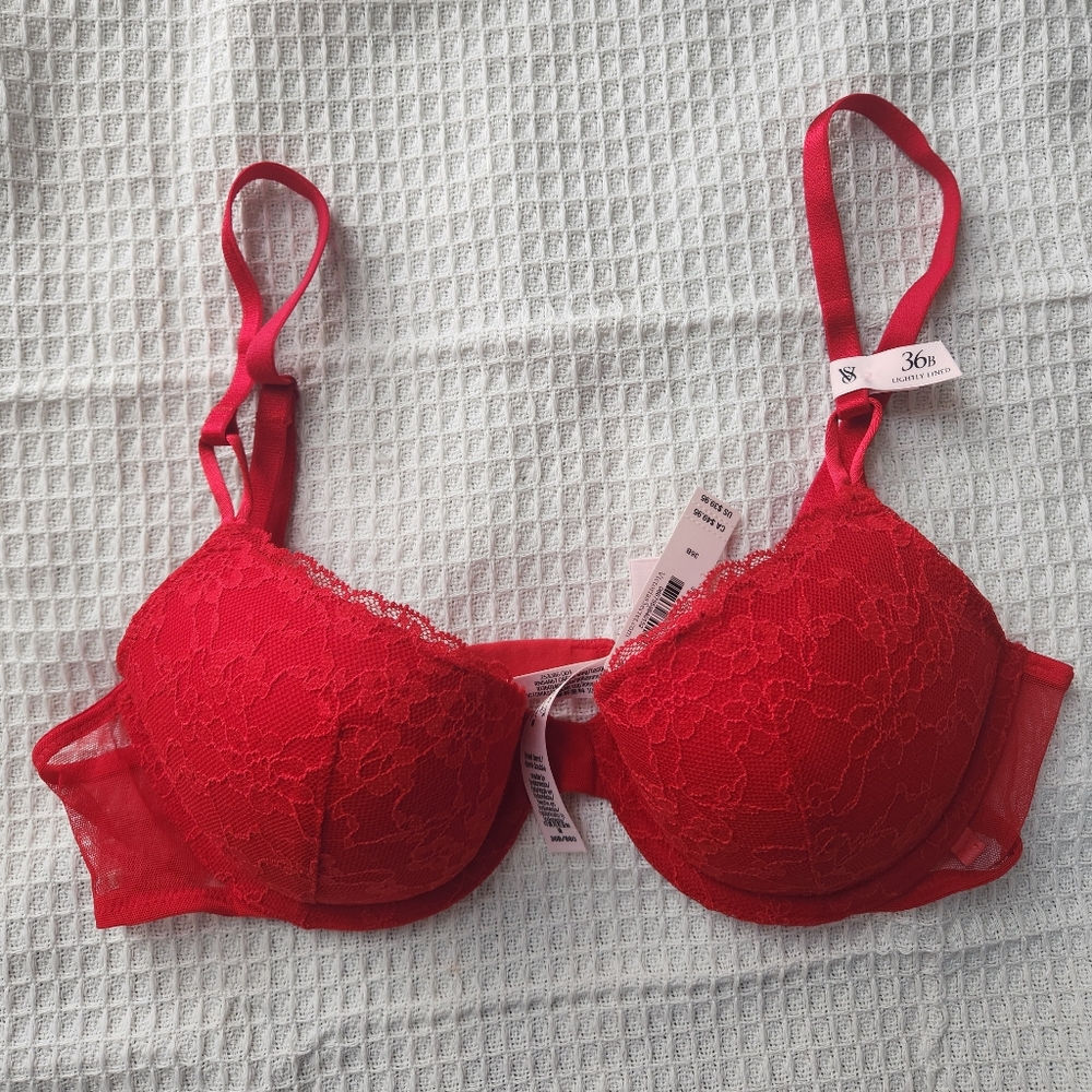 NWT VS Red Lace Bra